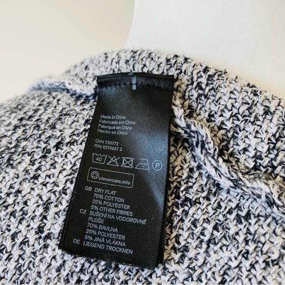 V-Neck Melange Pullover - Picture 4 of 9